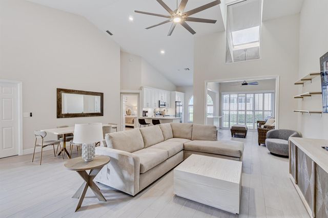 802 Sabal Palm Lane, Palm Beach Gardens, FL 33418