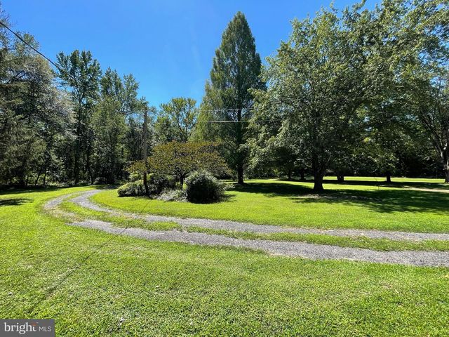 206 BURRS MILL RD, Southampton, NJ 08088