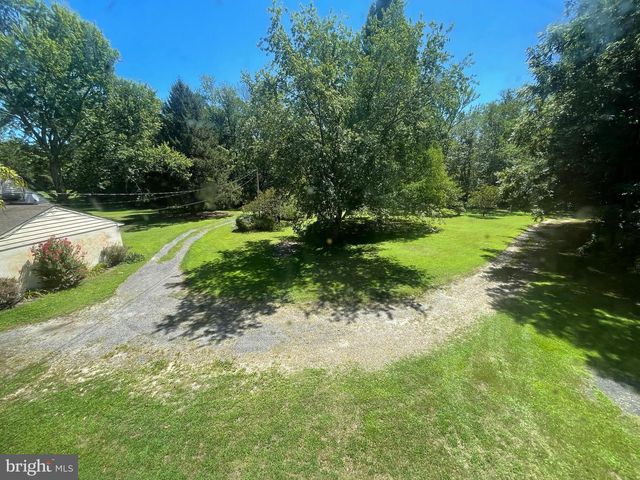 206 BURRS MILL RD, Southampton, NJ 08088