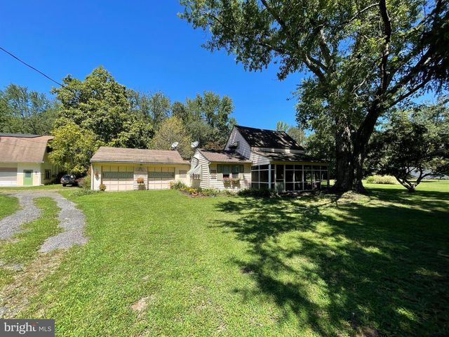 206 BURRS MILL RD, Southampton, NJ 08088