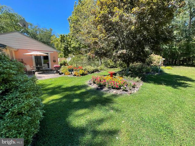 206 BURRS MILL RD, Southampton, NJ 08088