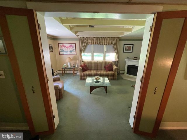 206 BURRS MILL RD, Southampton, NJ 08088