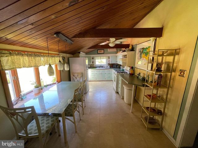 206 BURRS MILL RD, Southampton, NJ 08088