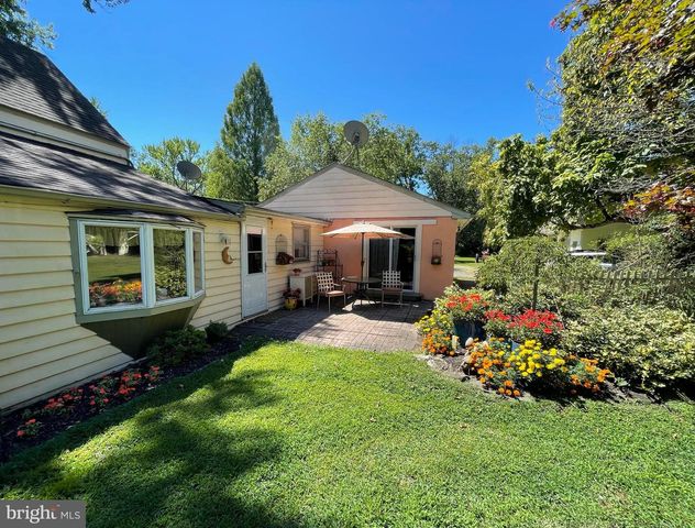 206 BURRS MILL RD, Southampton, NJ 08088