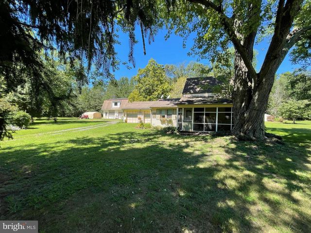 206 BURRS MILL RD, Southampton, NJ 08088