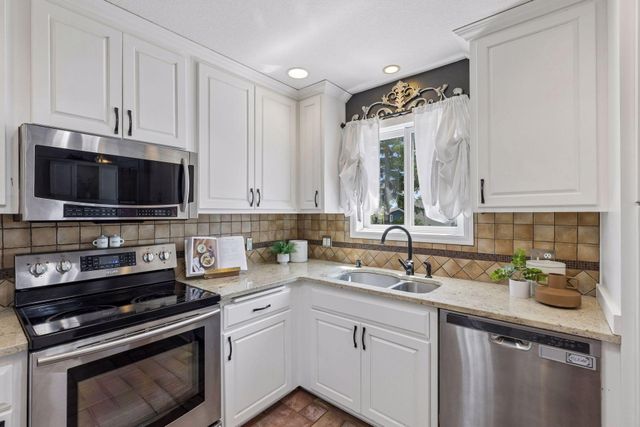 13530 Norelius Lane, Lindstrom, MN 55045