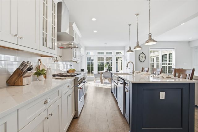 711 Withers Park Dr, Cranberry Twp, PA 16066