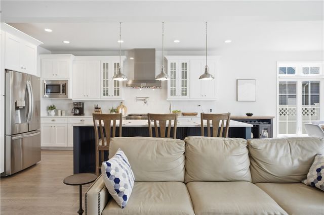 711 Withers Park Dr, Cranberry Twp, PA 16066