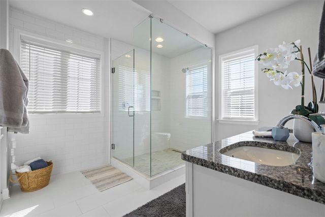 711 Withers Park Dr, Cranberry Twp, PA 16066