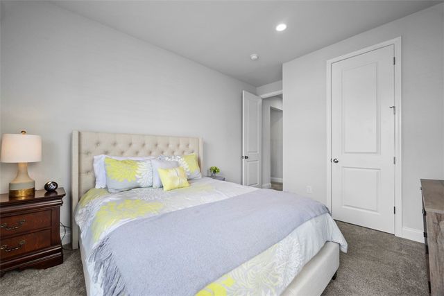 711 Withers Park Dr, Cranberry Twp, PA 16066