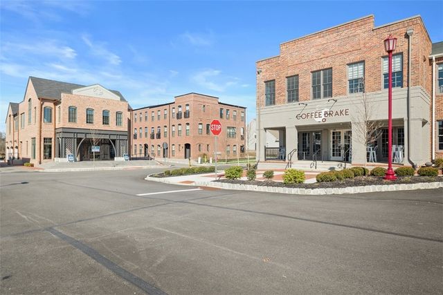 711 Withers Park Dr, Cranberry Twp, PA 16066