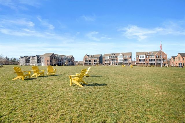 711 Withers Park Dr, Cranberry Twp, PA 16066