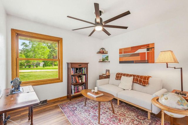 5272 W Silverleaf LANE, Brown Deer, WI 53223