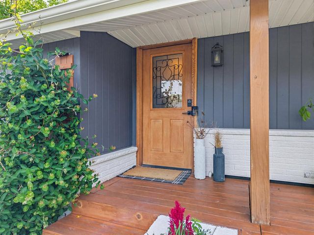 5272 W Silverleaf LANE, Brown Deer, WI 53223