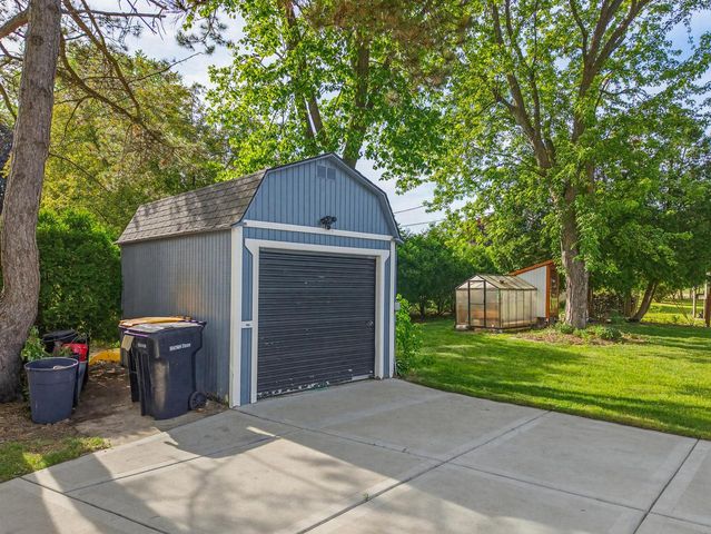 5272 W Silverleaf LANE, Brown Deer, WI 53223