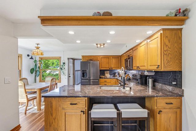 5272 W Silverleaf LANE, Brown Deer, WI 53223