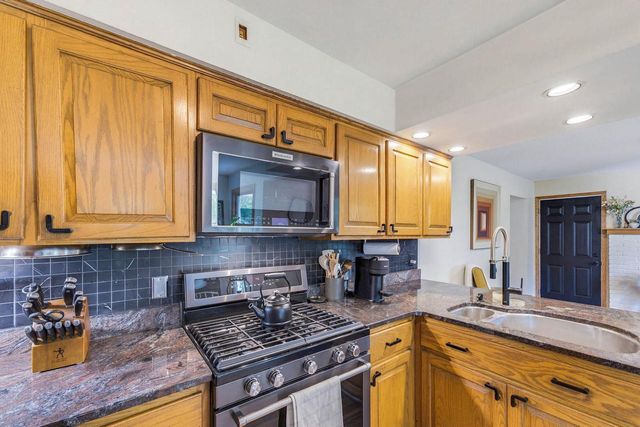 5272 W Silverleaf LANE, Brown Deer, WI 53223