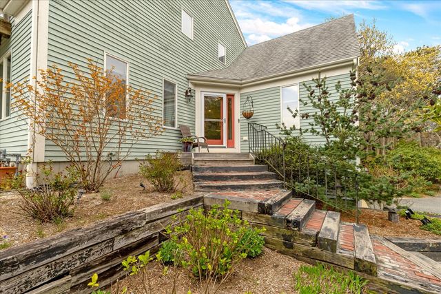 87 Rockledge Drive, North Falmouth, MA 02556