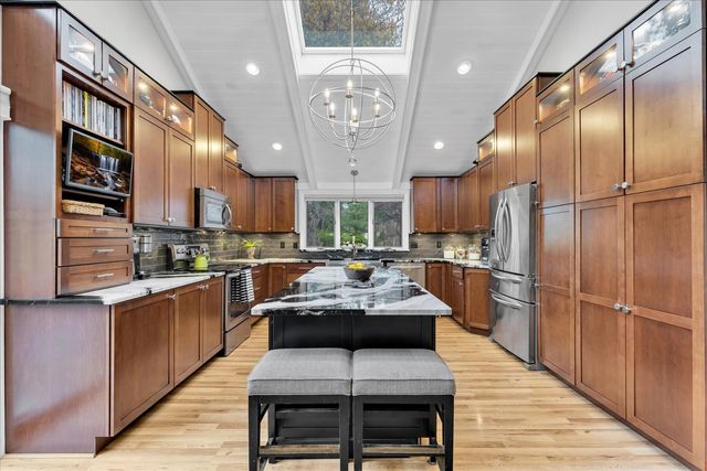 87 Rockledge Drive, North Falmouth, MA 02556