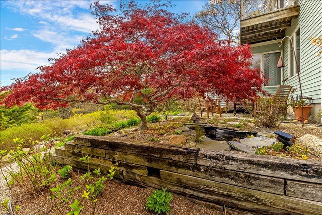 87 Rockledge Drive, North Falmouth, MA 02556