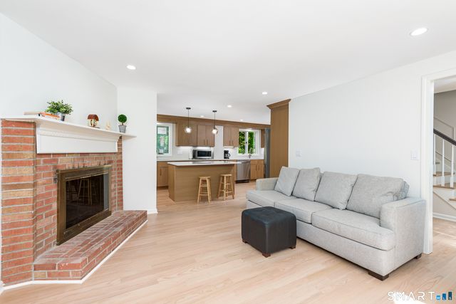 224 Lincoln Drive, Glastonbury, CT 06033
