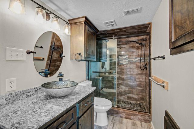 15702 Wandering Trail, Friendswood, TX 77546