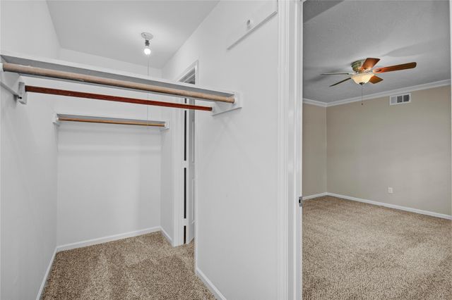 15702 Wandering Trail, Friendswood, TX 77546