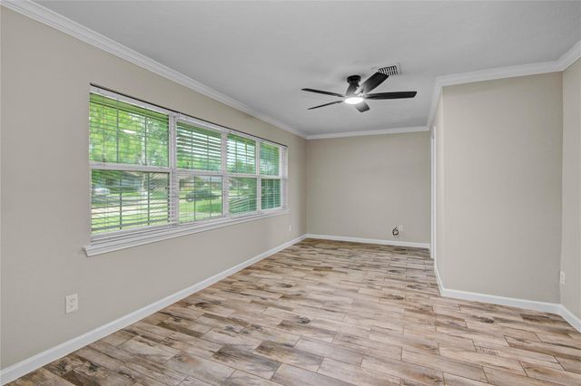 15702 Wandering Trail, Friendswood, TX 77546