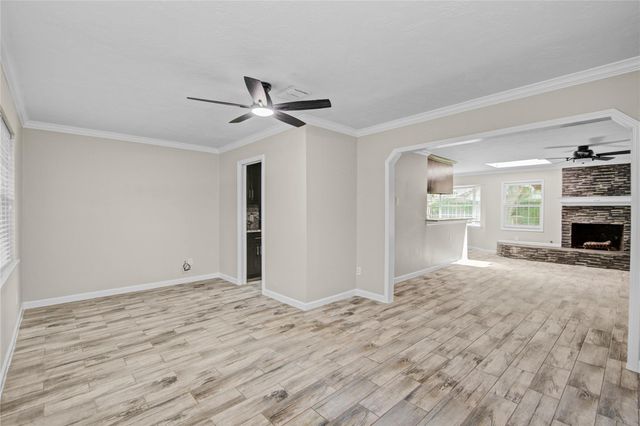 15702 Wandering Trail, Friendswood, TX 77546