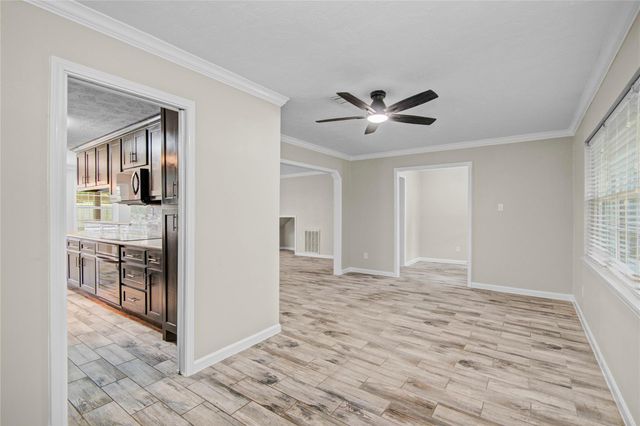 15702 Wandering Trail, Friendswood, TX 77546