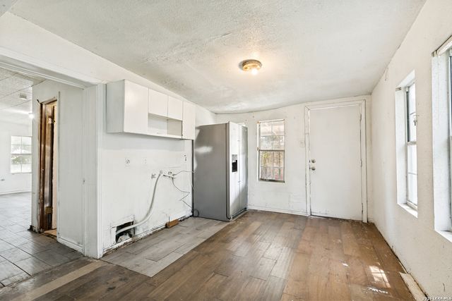 1102 CECILIA ST, San Antonio, TX 78207