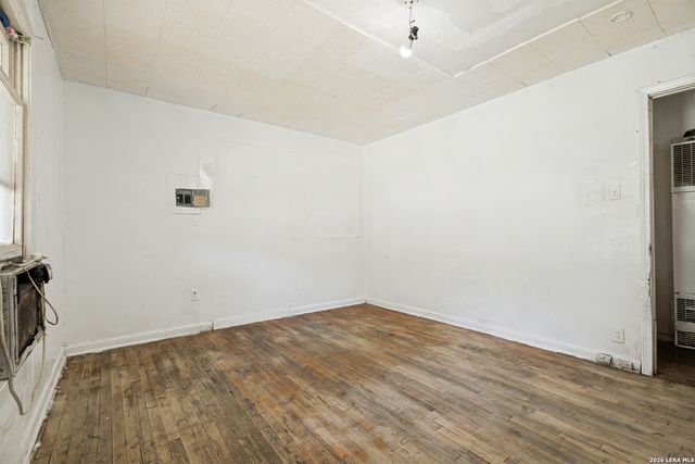1102 CECILIA ST, San Antonio, TX 78207