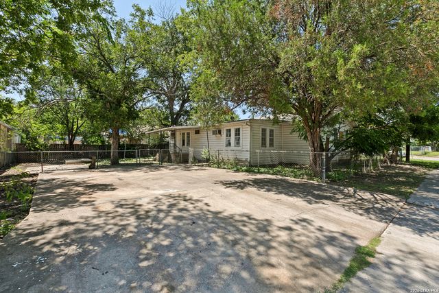 1102 CECILIA ST, San Antonio, TX 78207
