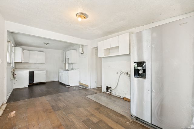 1102 CECILIA ST, San Antonio, TX 78207