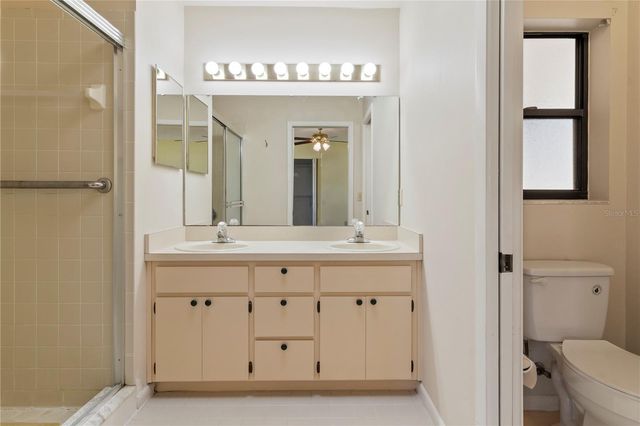 1678 COLONNADES CIRCLE N, Lakeland, FL 33811