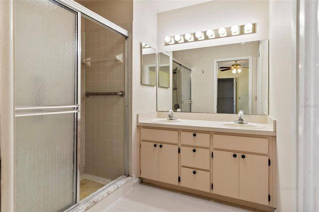 1678 COLONNADES CIRCLE N, Lakeland, FL 33811