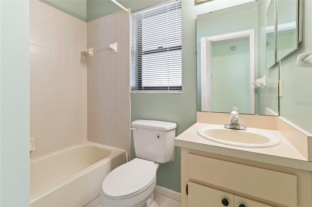 1678 COLONNADES CIRCLE N, Lakeland, FL 33811