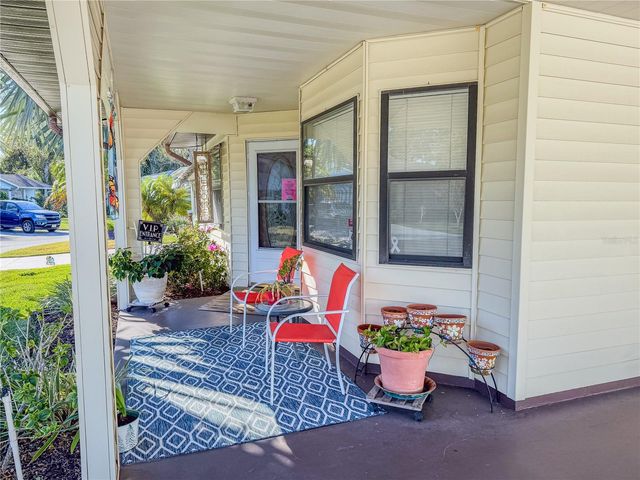 1678 COLONNADES CIRCLE N, Lakeland, FL 33811