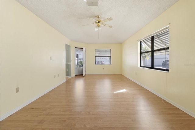 1678 COLONNADES CIRCLE N, Lakeland, FL 33811