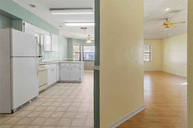 1678 COLONNADES CIRCLE N, Lakeland, FL 33811