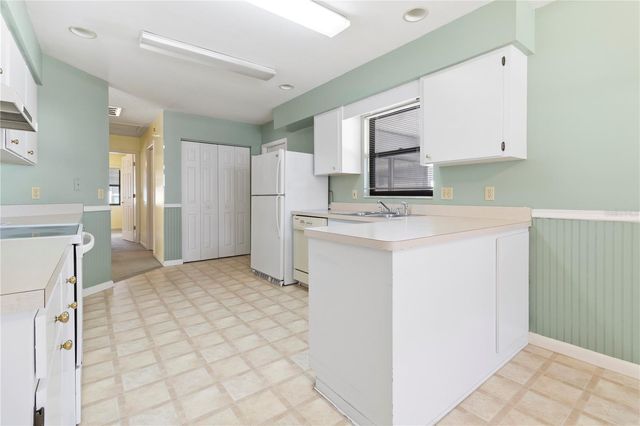 1678 COLONNADES CIRCLE N, Lakeland, FL 33811