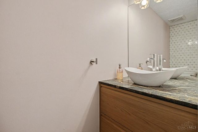 5449 Old Farm Drive, Deerfield Twp., OH 45040