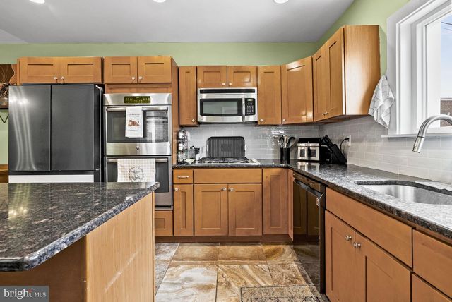 629 JAMESTOWN ST, Philadelphia, PA 19128