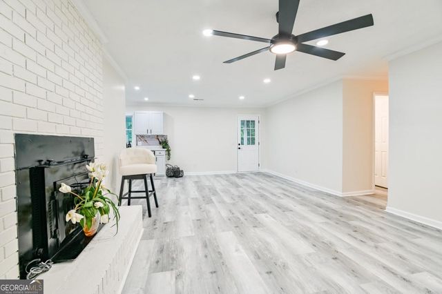 38 Red Oak Drive, Newnan, GA 30263