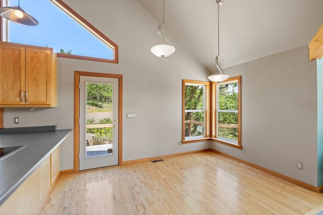 30 Steinman Drive, Ashland, OR 97520