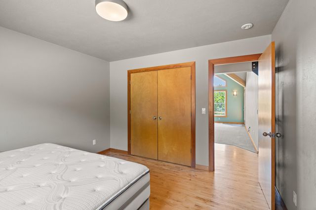 30 Steinman Drive, Ashland, OR 97520