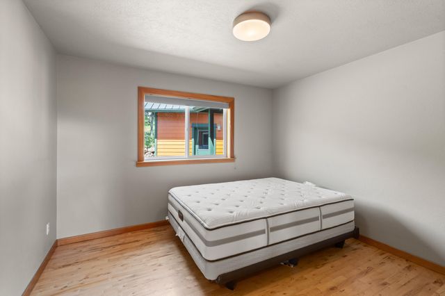 30 Steinman Drive, Ashland, OR 97520