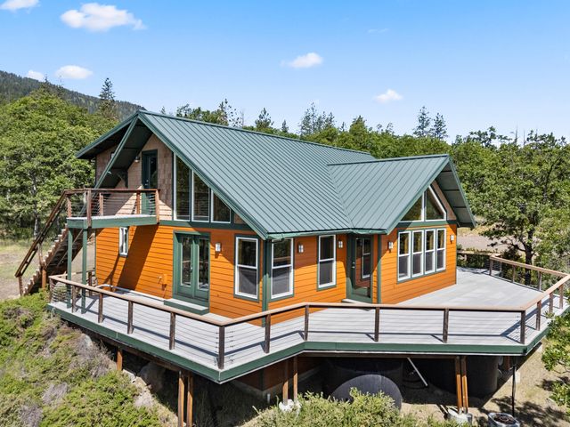 30 Steinman Drive, Ashland, OR 97520