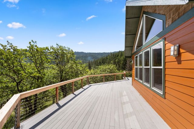 30 Steinman Drive, Ashland, OR 97520