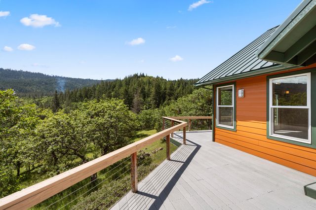 30 Steinman Drive, Ashland, OR 97520